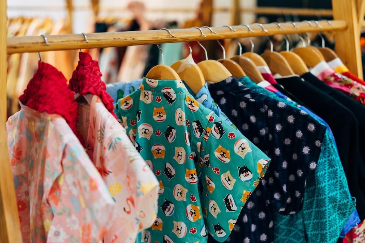 What to check when buying vintage clothing